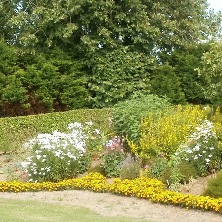 La Ferme Fleurie بيت للعطل